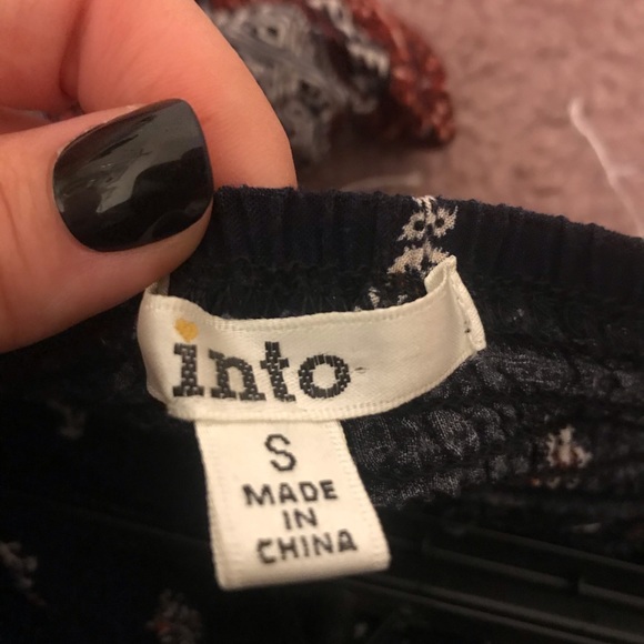 LF Into Flowy crop top - Picture 3 of 3